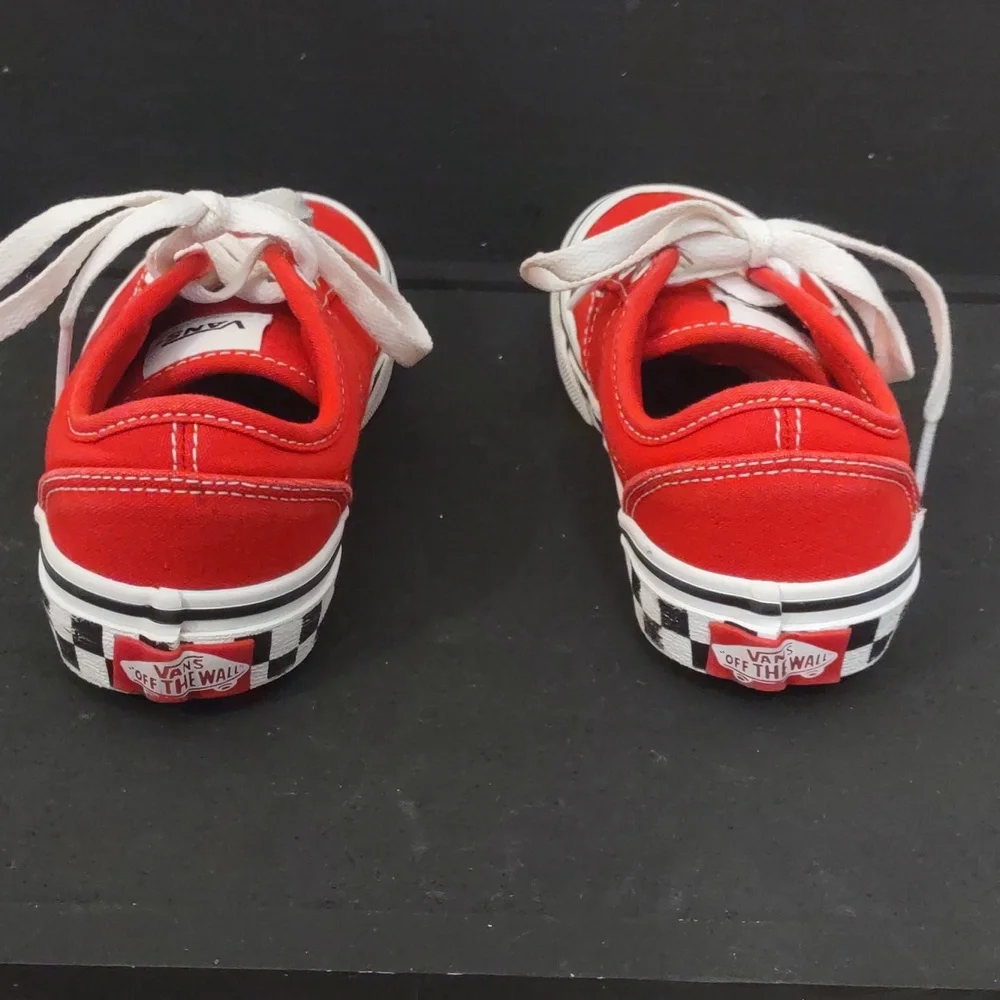 USED VANS LOW TOP TIE UP SHOE KIDS SIZE 13 COLOR RED HAS WEAR SEE ALL PHOTOS - Picture 4 of 10
